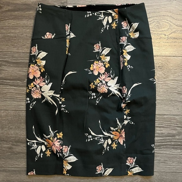 Lysse Dresses & Skirts - Lyssé Green Pink Floral Stretch Pull On Work Party Pencil Skirt Size S Career